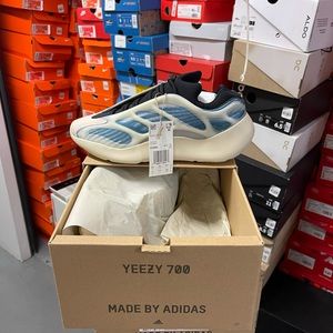 Adidas yeezy 700 V3 Azael black men size 9 women size 10.5